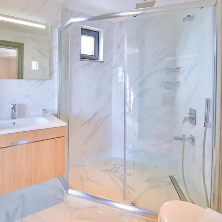 Вилла Sleeps 6 Pool Air Con Wifi