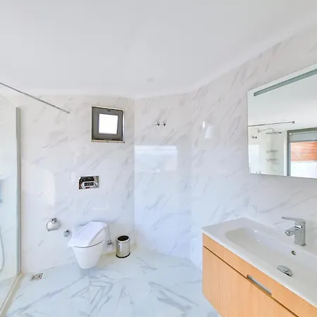 Вилла Sleeps 6 Pool Air Con Wifi Калкан