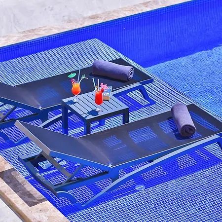 Villa Sleeps 6 Pool Air Con Wifi
